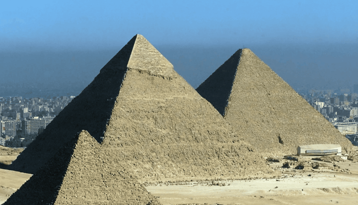 Boxing stars prepare for Glory in Giza near the Pyramids